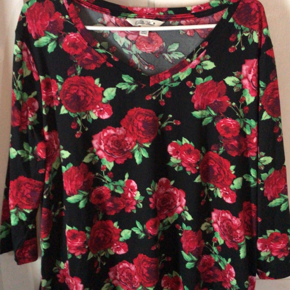 2 pioneer woman shirts 3/4 length sleeve
